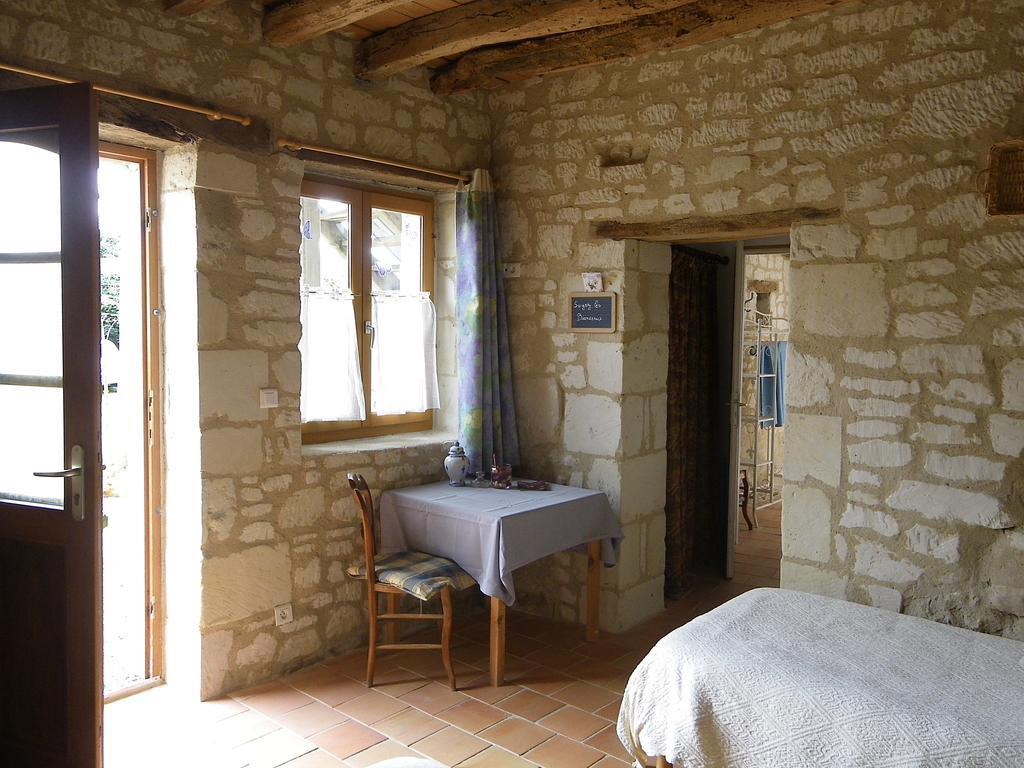 Les Caves Hotell Ambillou-Château Eksteriør bilde