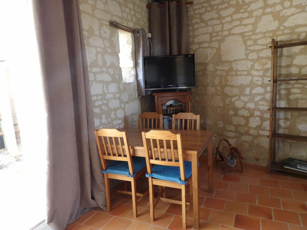 Les Caves Hotell Ambillou-Château Eksteriør bilde